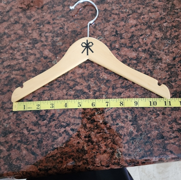 Pack of ten 11 inched Cosabella child wood hangers like new - Picture 2 of 3